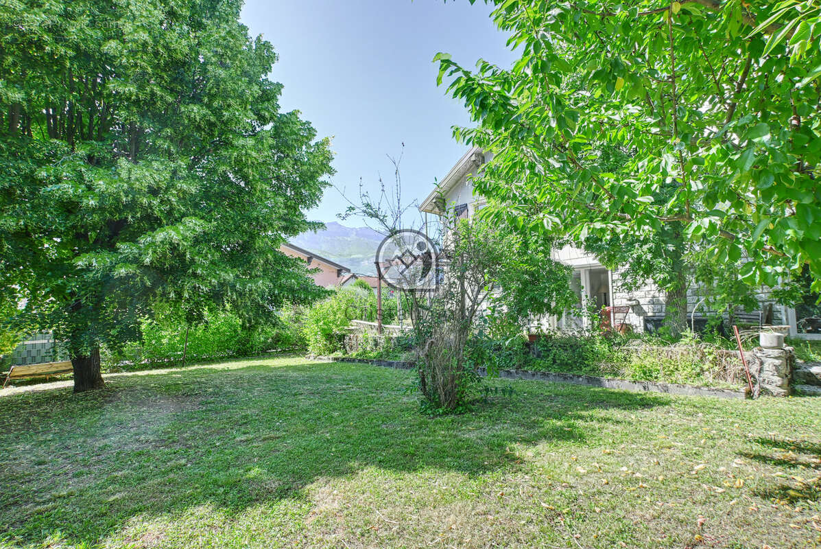 Maison à FROGES