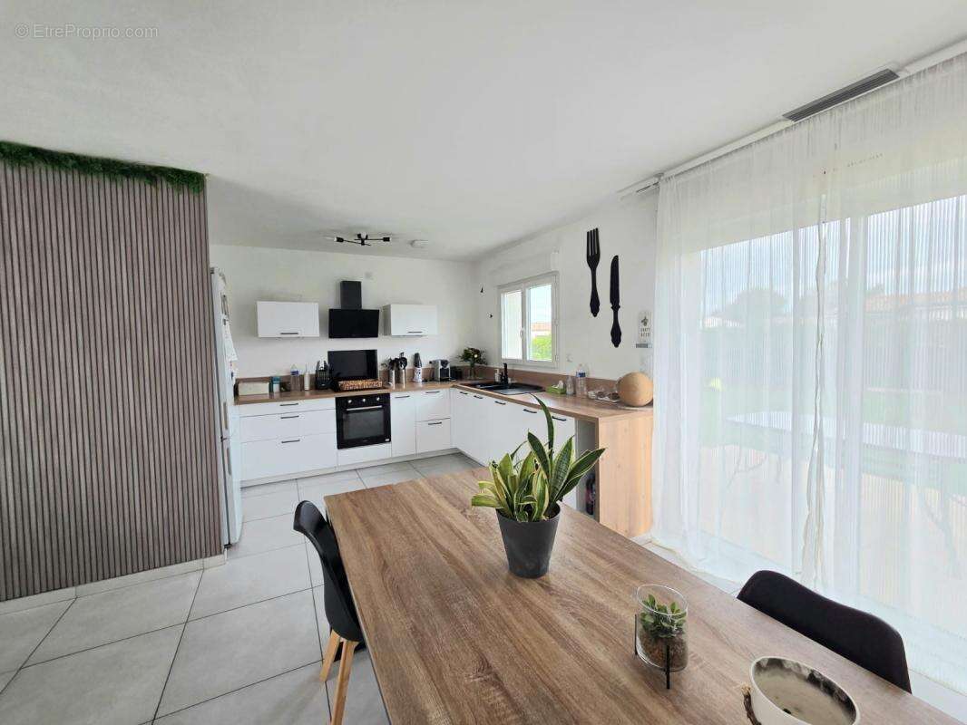 Maison à MONTBARTIER