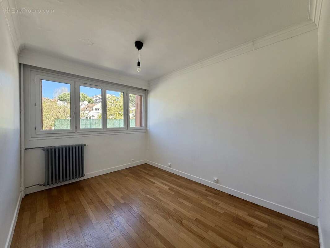 Appartement à VERRIERES-LE-BUISSON