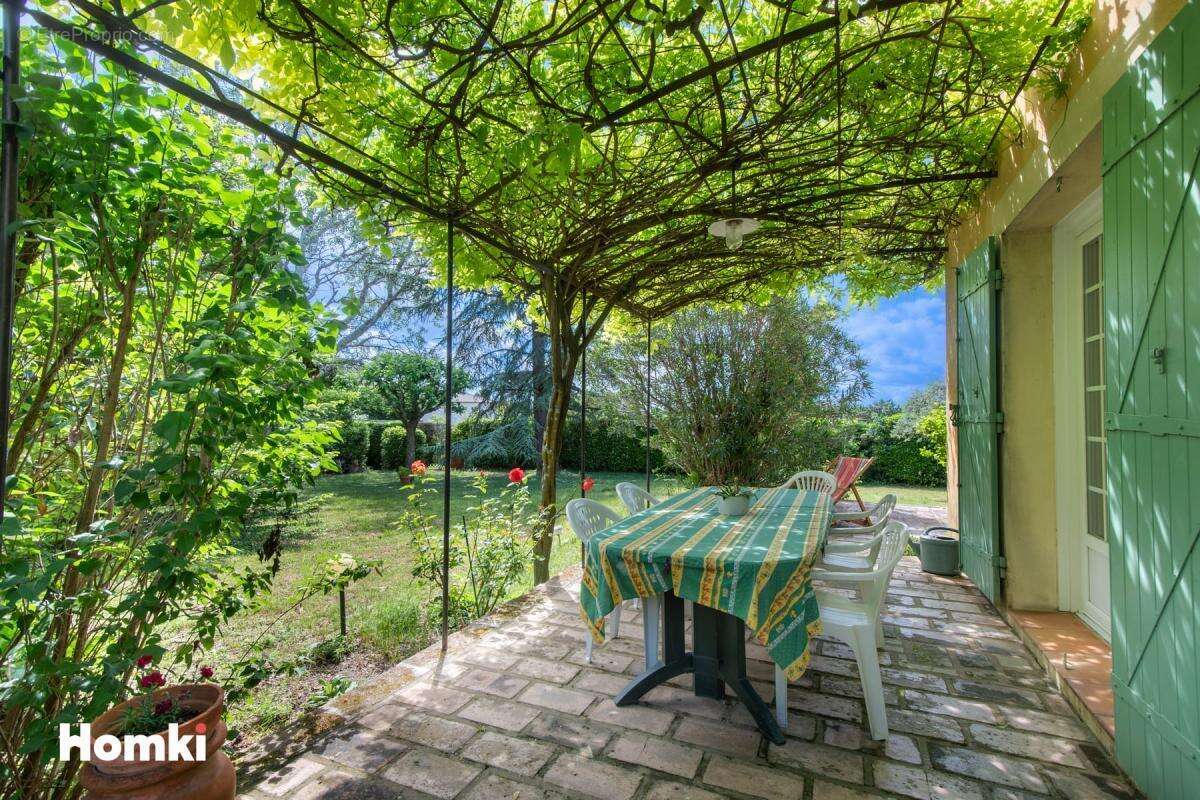Maison à MORIERES-LES-AVIGNON