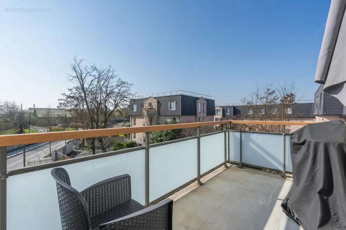 Appartement à DUGNY
