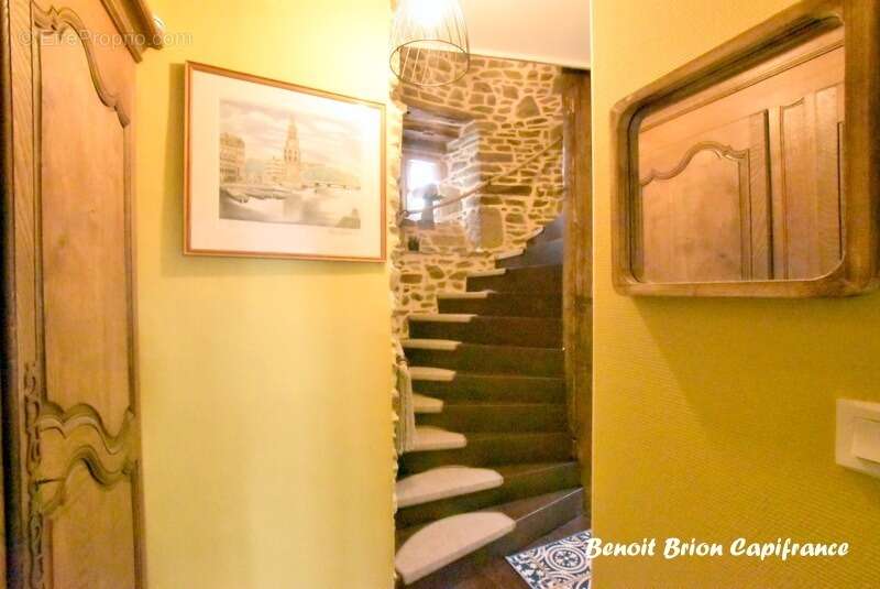 Maison à FOUGEROLLES-DU-PLESSIS