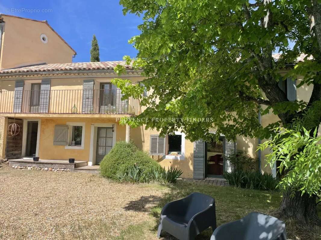Maison à VILLECROZE