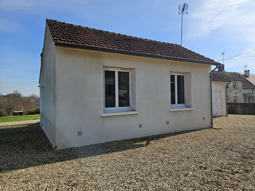 Maison à BRAGNY-SUR-SAONE