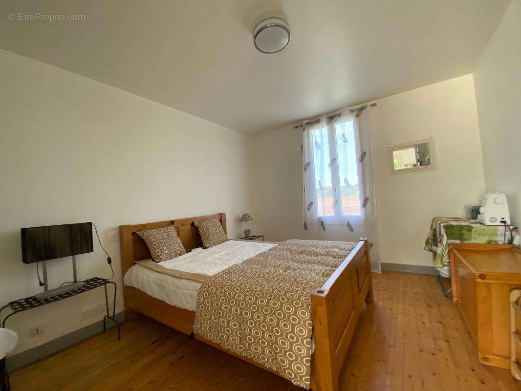 Maison à SAINTE-ALVERE