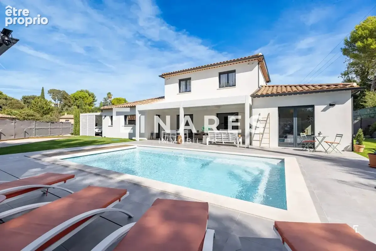 LA PREMIUM - Villa de 147m² - Piscine - Garage - Carport - Parcelle de 1006m² - 13400 Aubagne Les Fenestrelles - photo 2