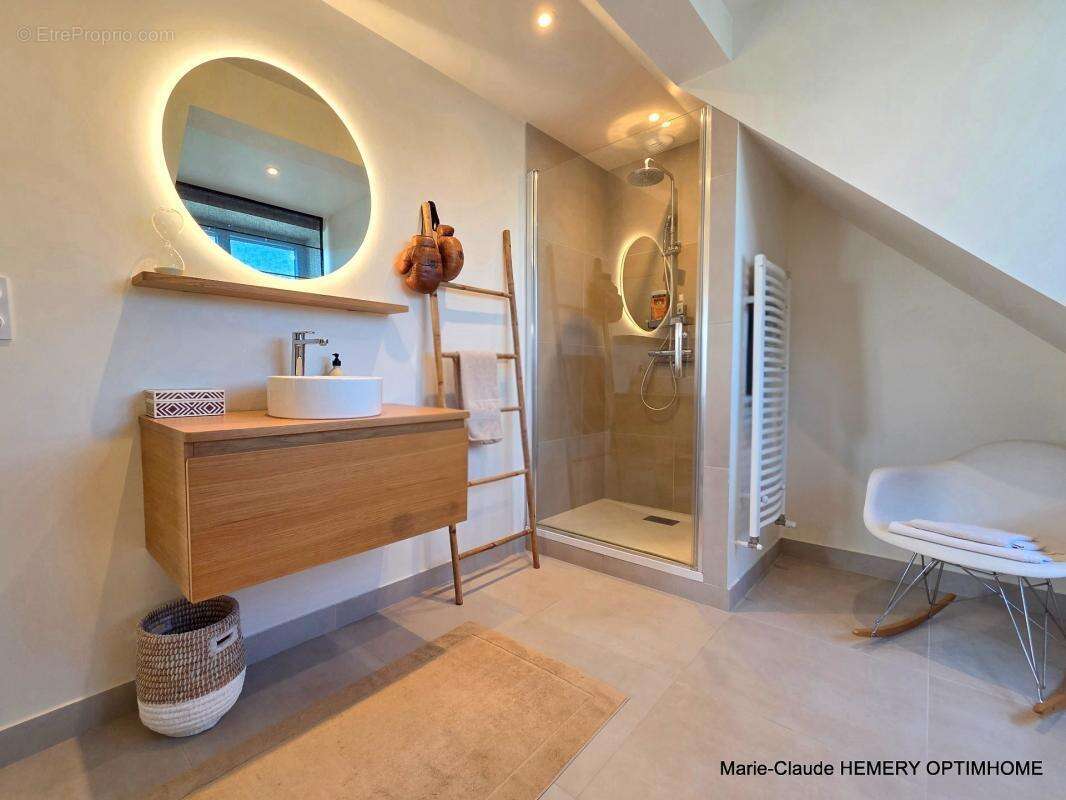 Dinard, Thalassothérapie, belle Villa BBC de 202m² sur parcelle de 400 m² clôturée et paysagée. Rénovation récente de qualité - photo 14