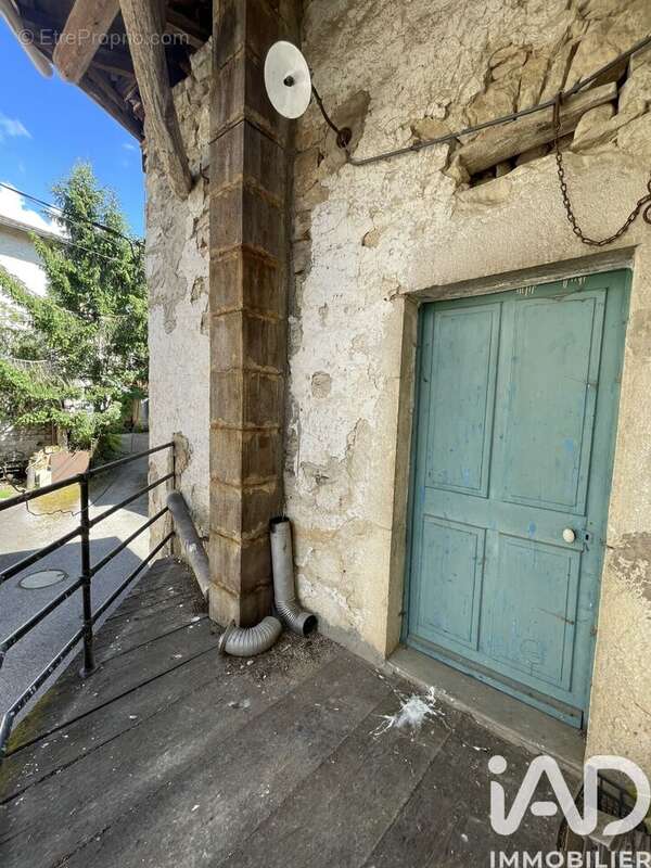 Maison 45 m² à Poncin  - photo 4
