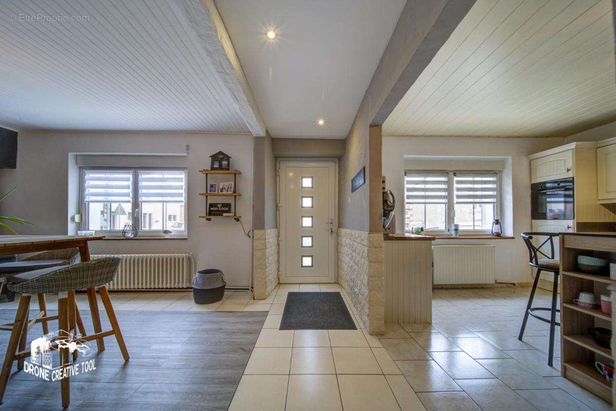 Maison à LAMORVILLE