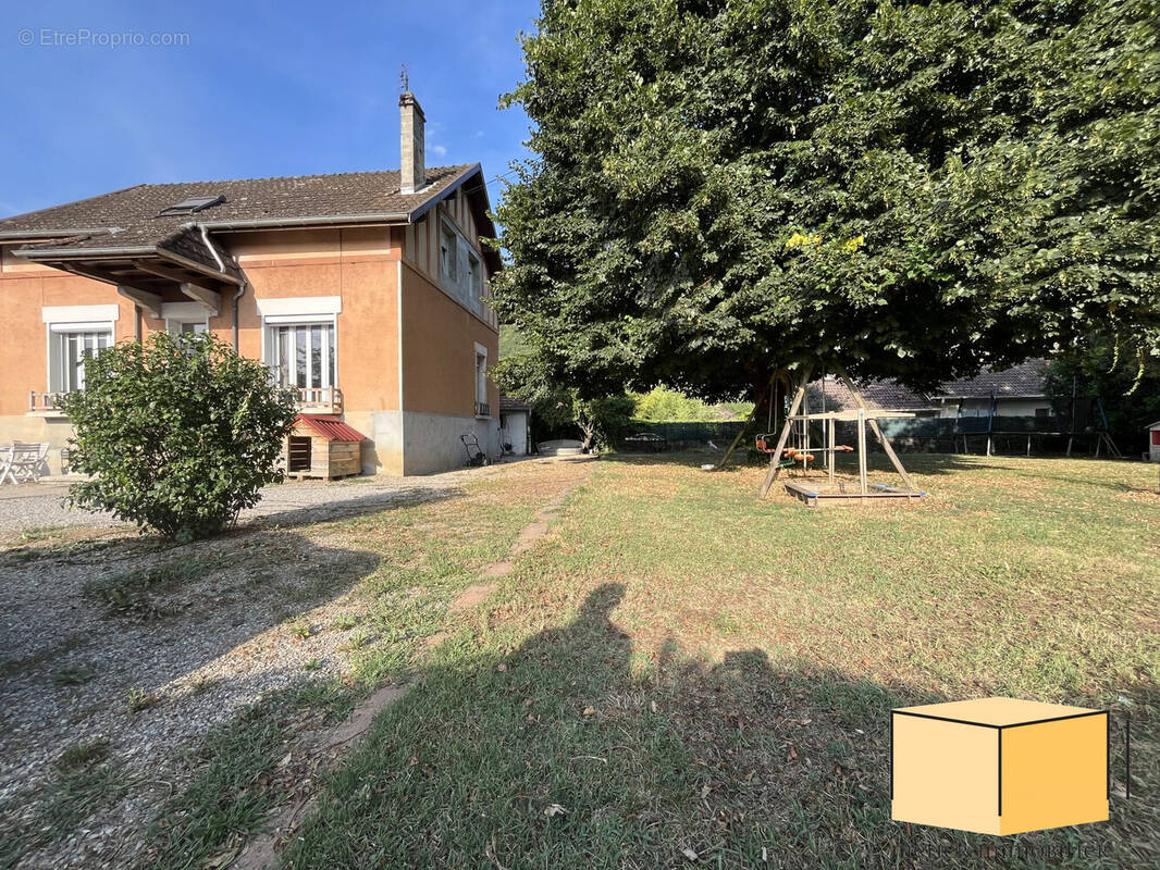 Maison à VIRIGNIN