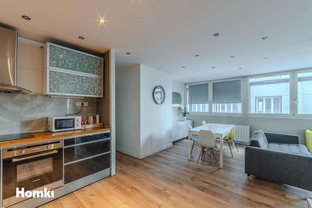 Appartement à SAINT-ETIENNE