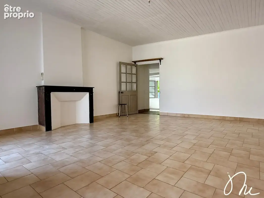 Maison de village en pierre avec garage et 2 terrasses ! - photo 5