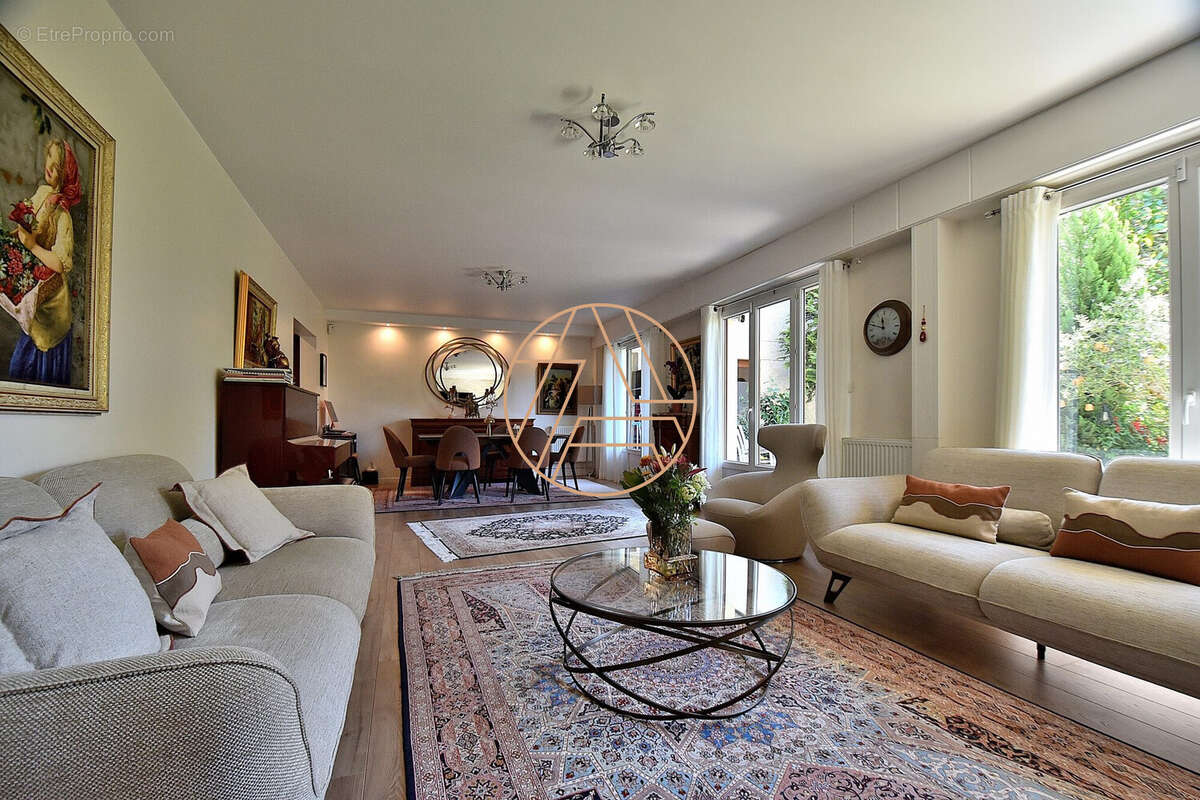 Appartement à SAINT-MAUR-DES-FOSSES