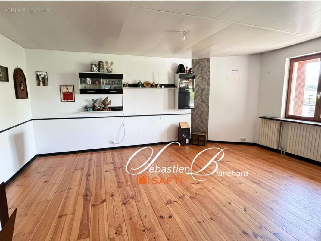 Maison 144 m² à Chanay  - photo 7