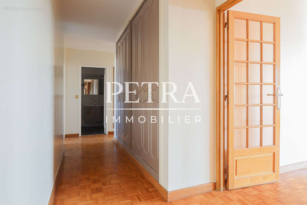 Appartement à FRESNES