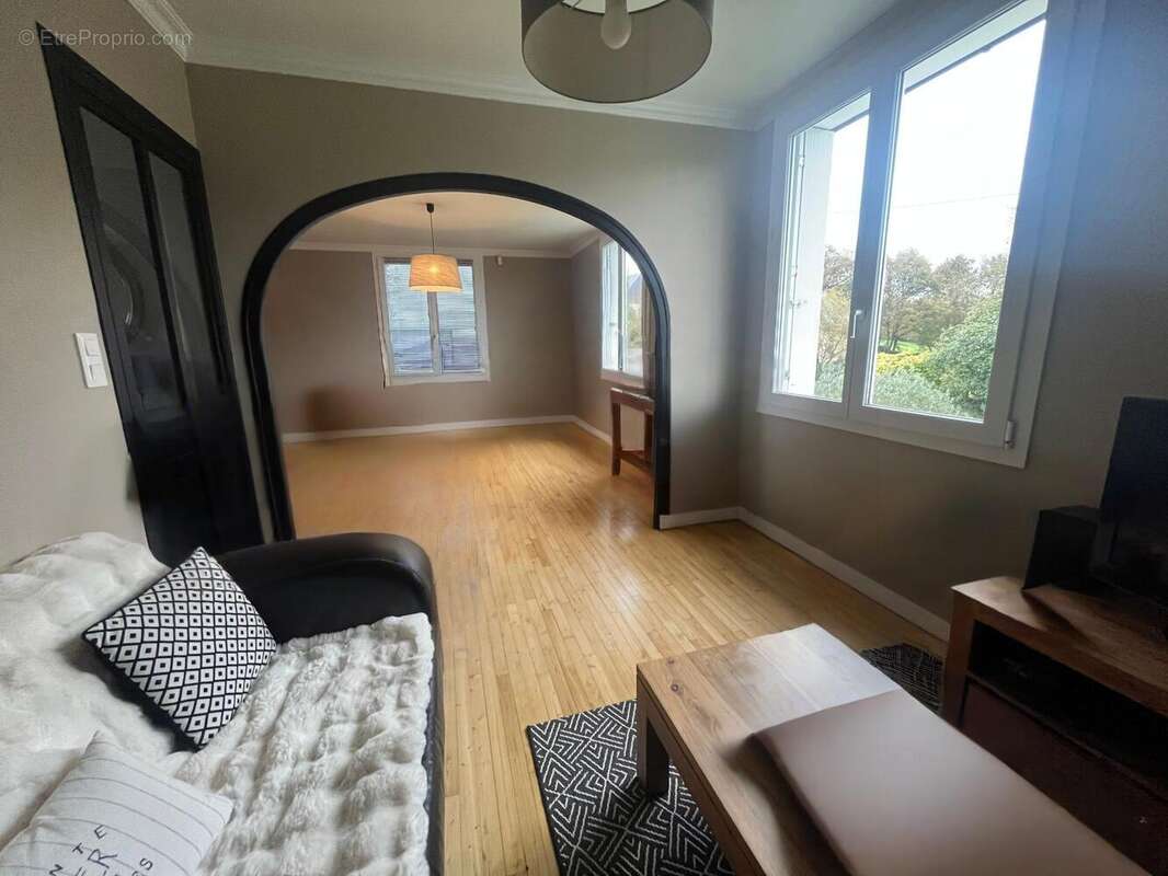 Photo 6 - Maison à CHATEAUNEUF-DU-FAOU