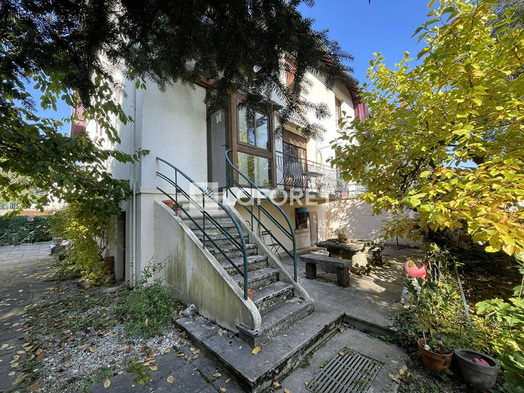 Maison à LONS-LE-SAUNIER