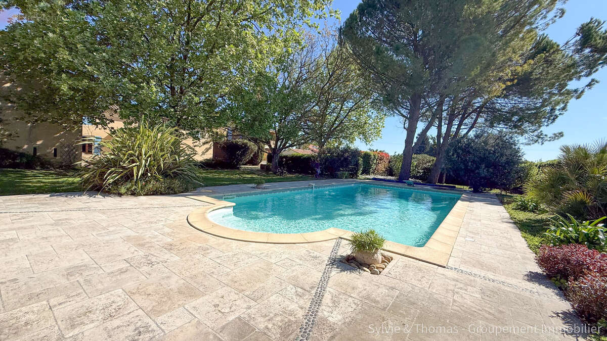 Maison à CADEROUSSE