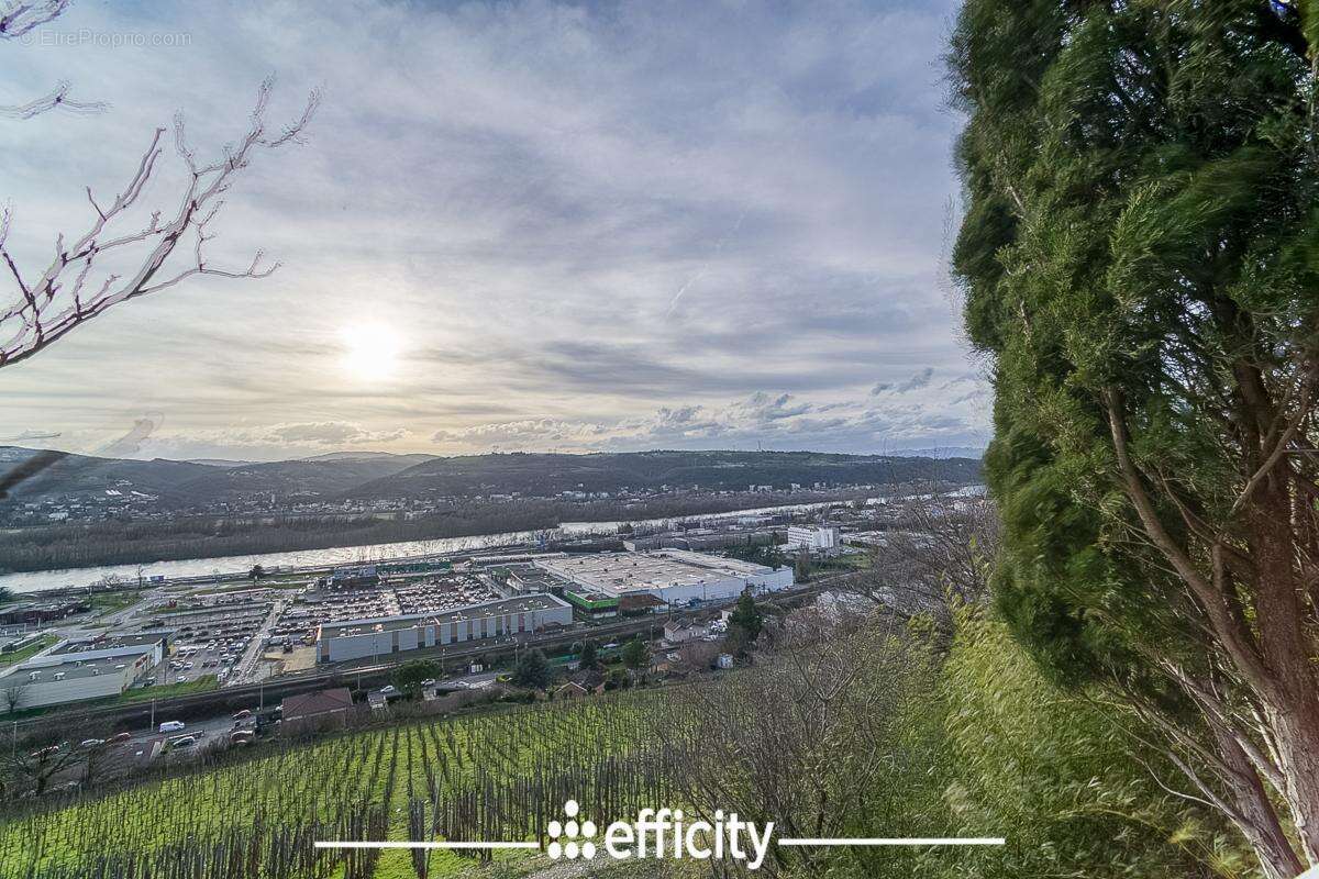 Maison à CHASSE-SUR-RHONE