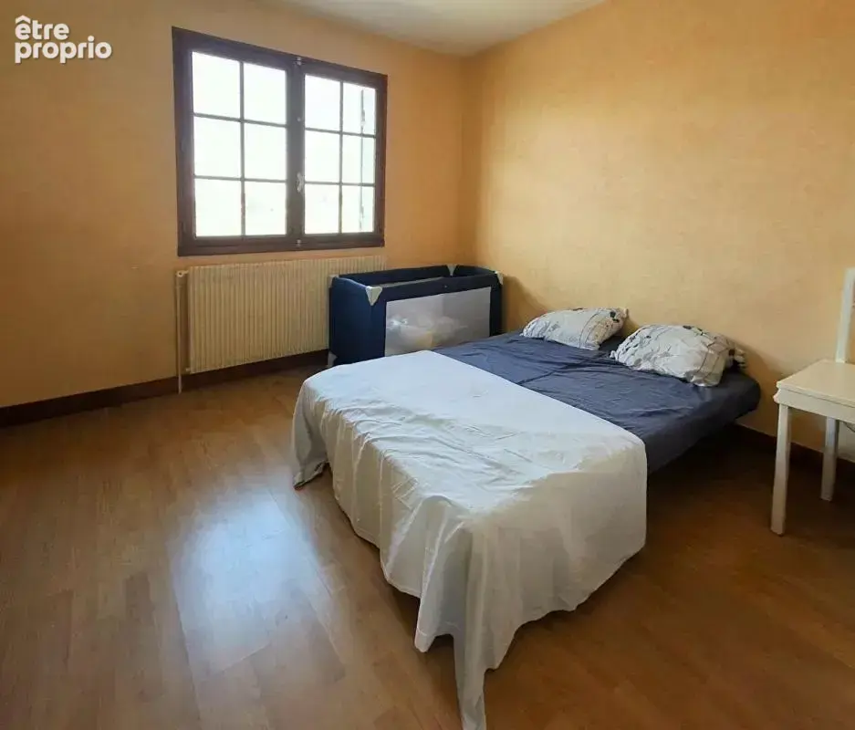 Maison dans une impasse, 90 m² habitables + 90 m² supplémentaires avec chambre et salle d'eau,  grand garage et jardin de 779 m² - photo 8
