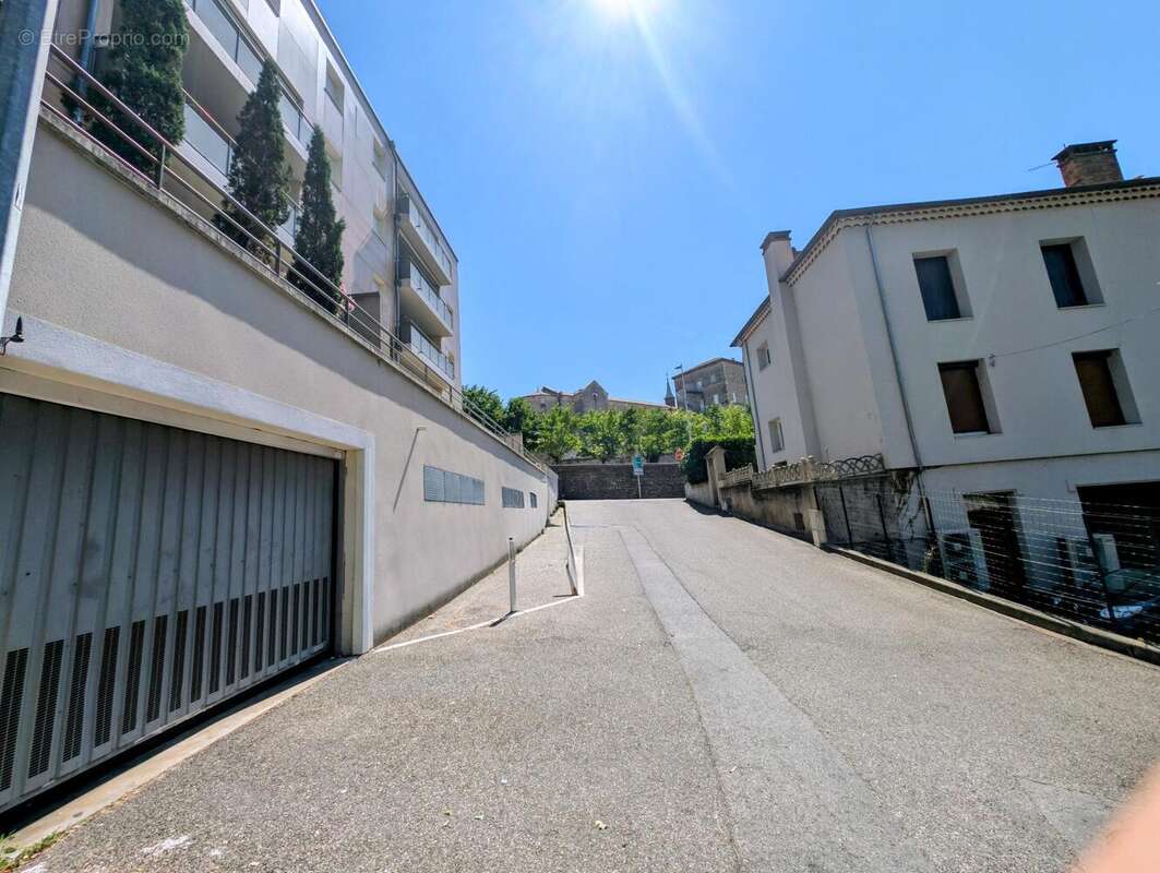 Parking 13 m² à Aubenas  - photo 2