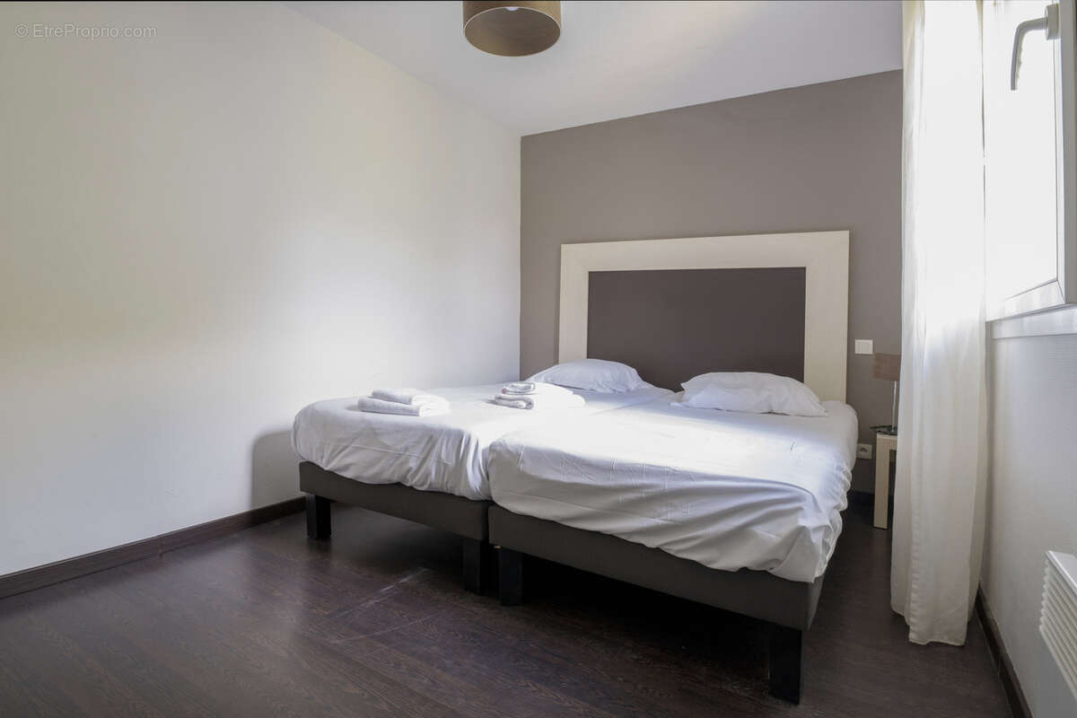 Appartement à SAINT-JEAN-D'ILLAC