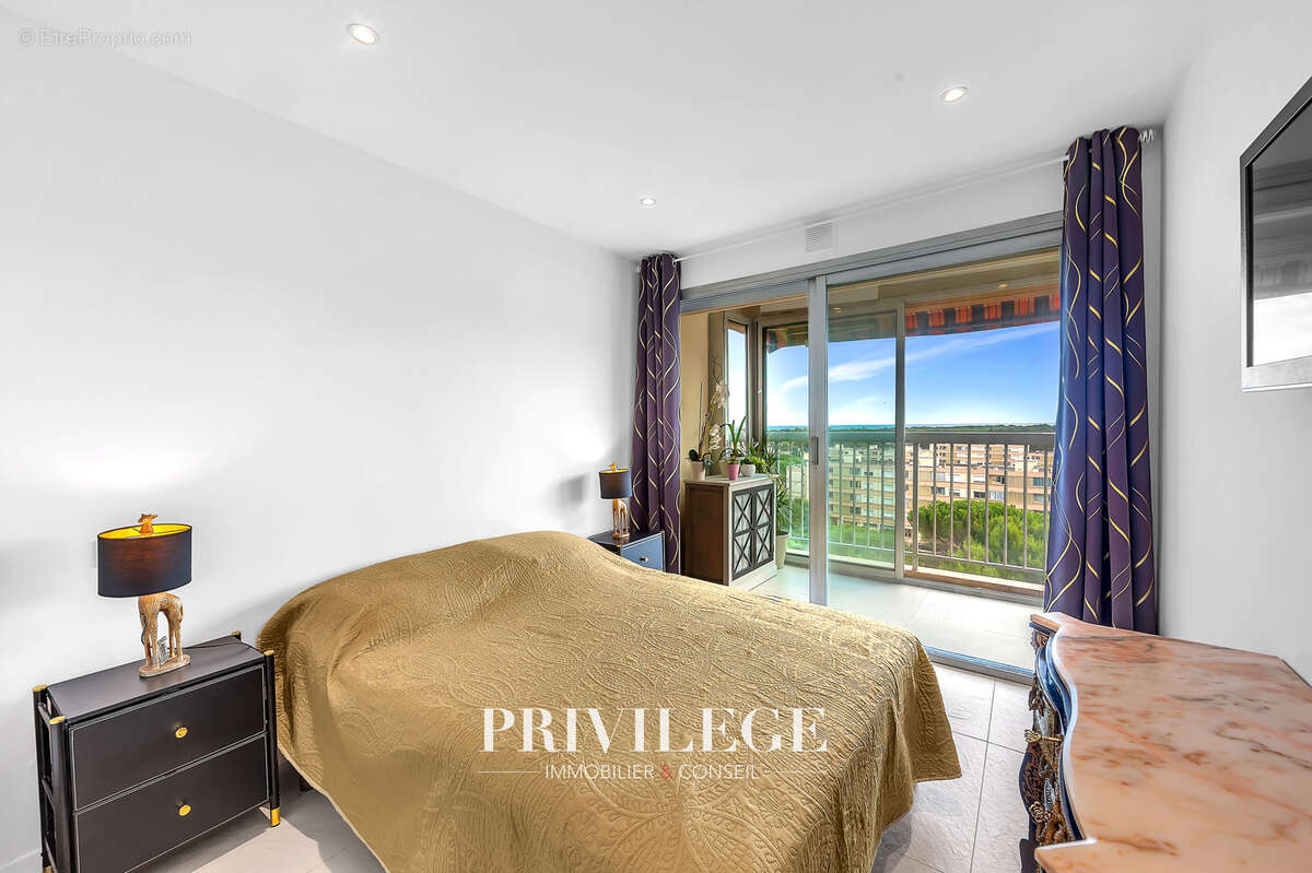 Appartement à MANDELIEU-LA-NAPOULE