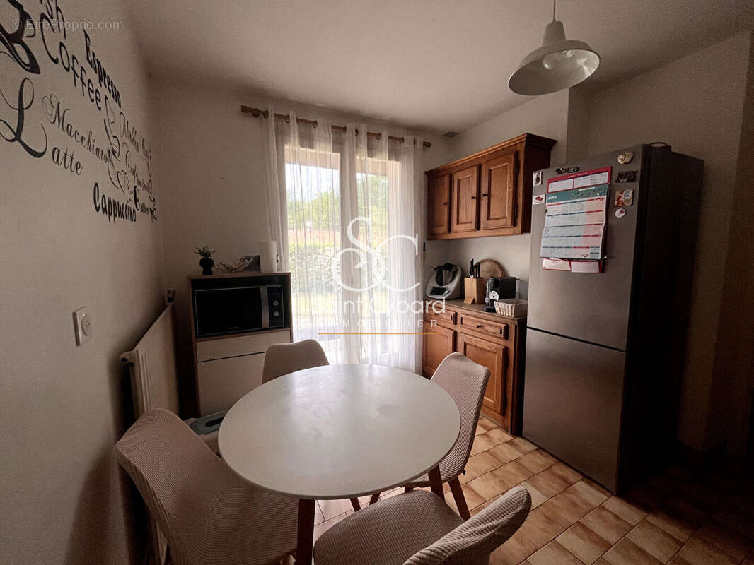 Maison à SAINT-YRIEIX-SUR-CHARENTE