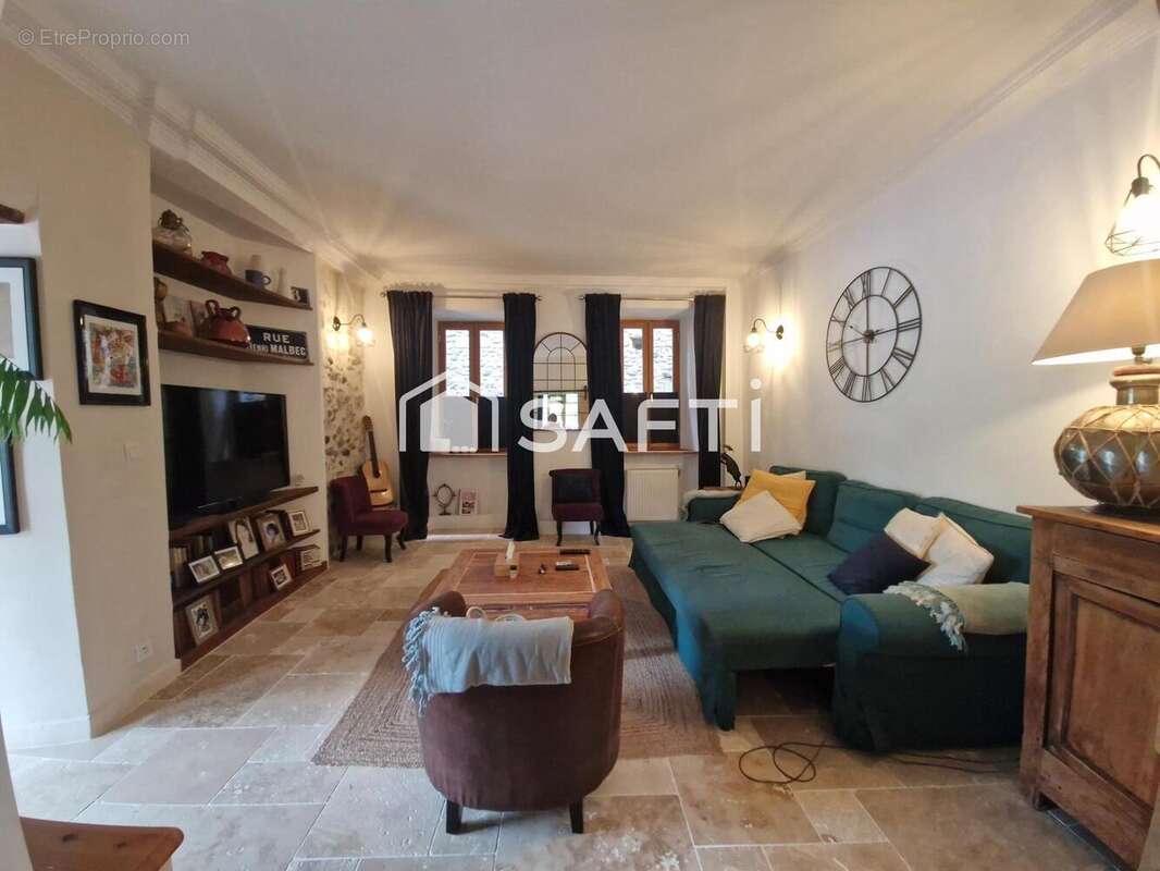 Maison 165 m² à Beauchalot  - photo 6