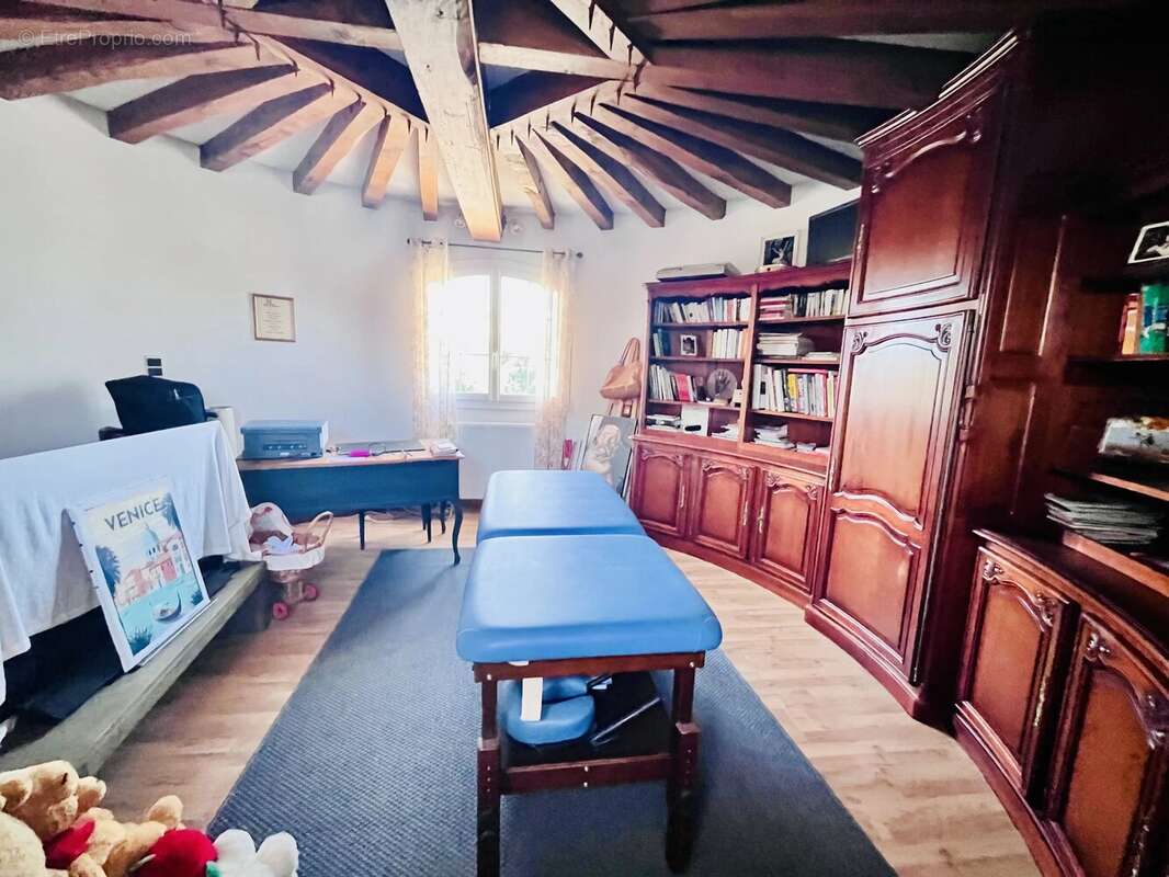 Maison de Style Provençal avec Piscine à Bergerac - photo 11