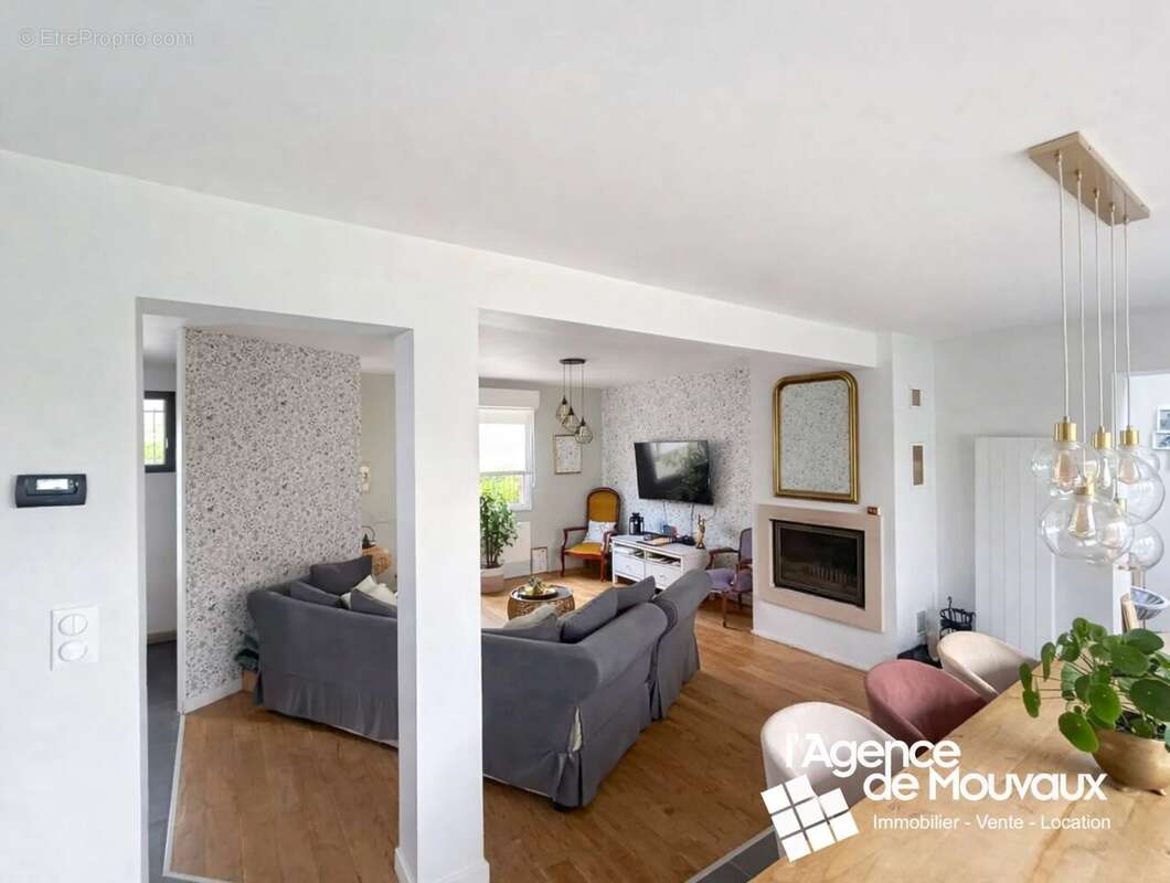 Maison à LA CHAPELLE-D'ARMENTIERES