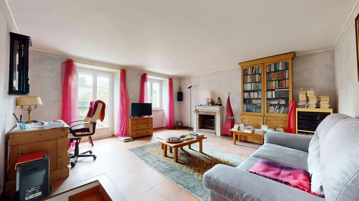 Maison à SERRE-LES-SAPINS