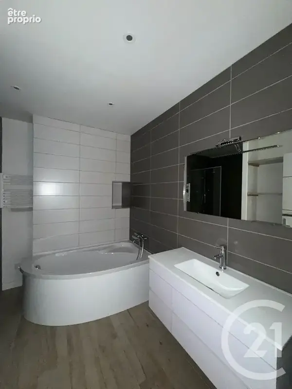 Maison 152 m² à Roiffieux  - photo 7