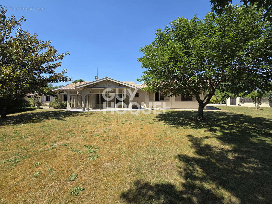 Maison à RION-DES-LANDES