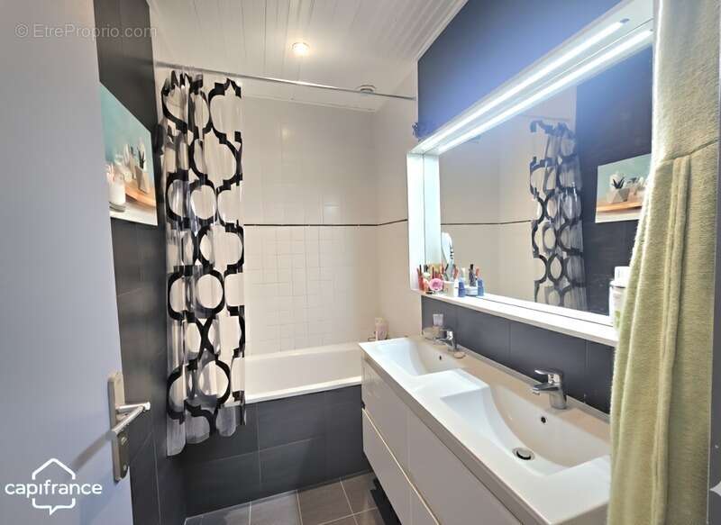 Maison à LES CHATELLIERS-CHATEAUMUR