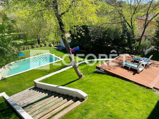 Maison à CHATEAUNEUF-GRASSE