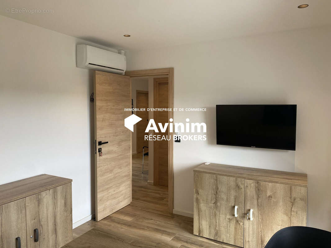 Commerce à MONTAUROUX