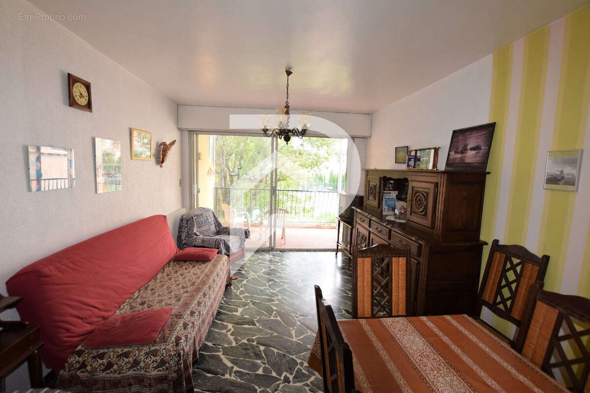 Appartement à SIX-FOURS-LES-PLAGES