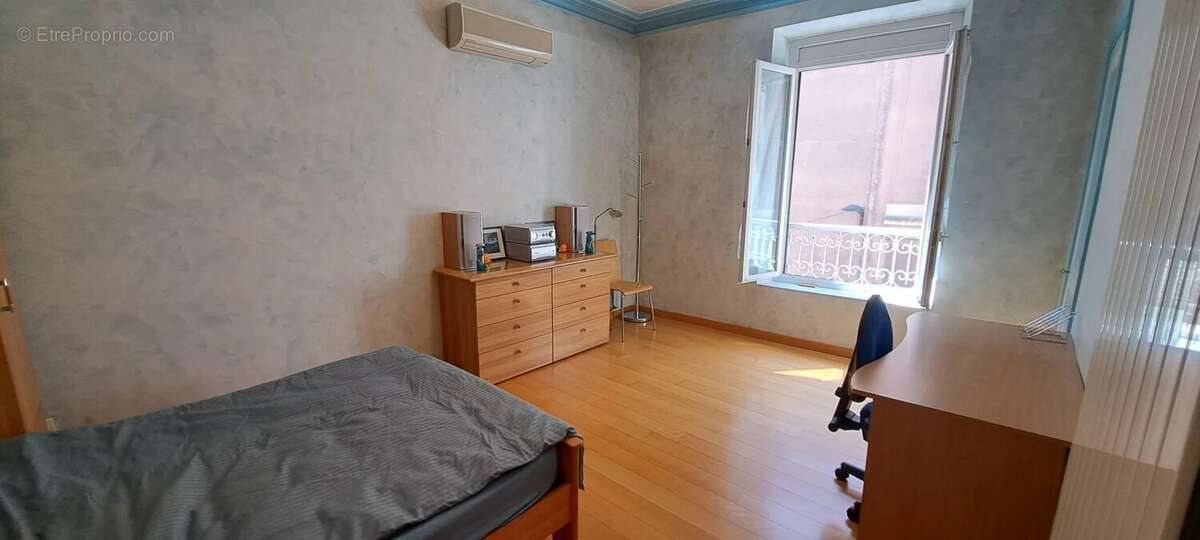 Appartement T5 151 m2 en duplex, une cave, 2 galetas - photo 6
