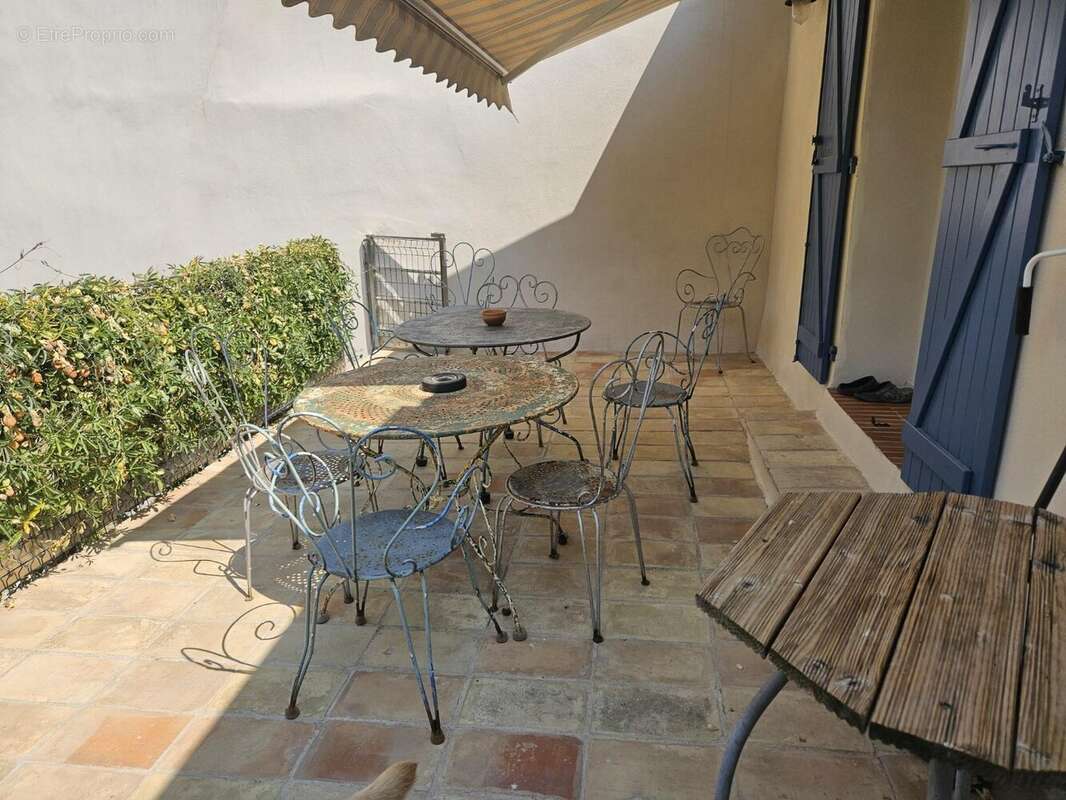 Maison de caractère, grand garage, terrasses et piscine - photo 3