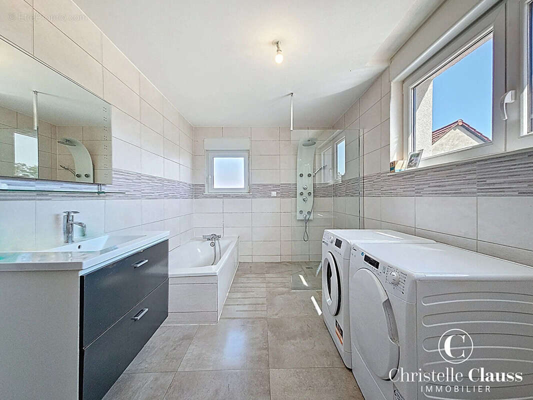 Maison à SAINTE-CROIX-EN-PLAINE