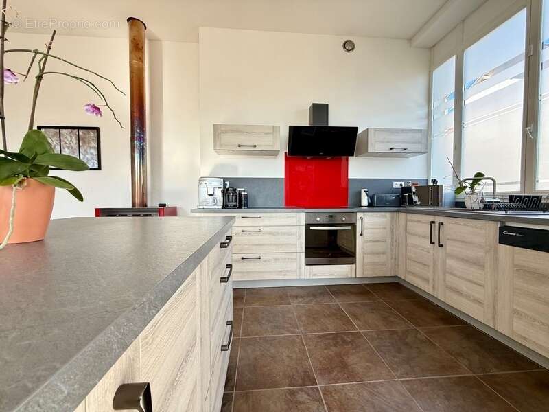 Maison à vendre 4 pièces LE CHAMBON FEUGEROLLES (42) La Cotatay - photo 3