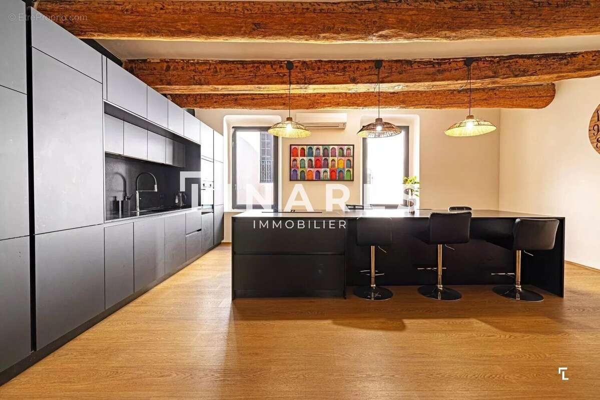 Appartement à MARSEILLE-1E