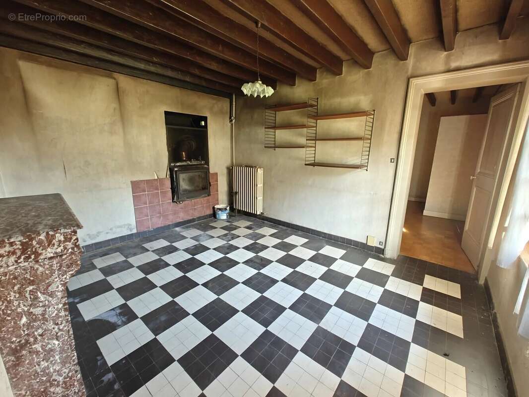 Maison à SAINT-PIERRE-DE-SALERNE