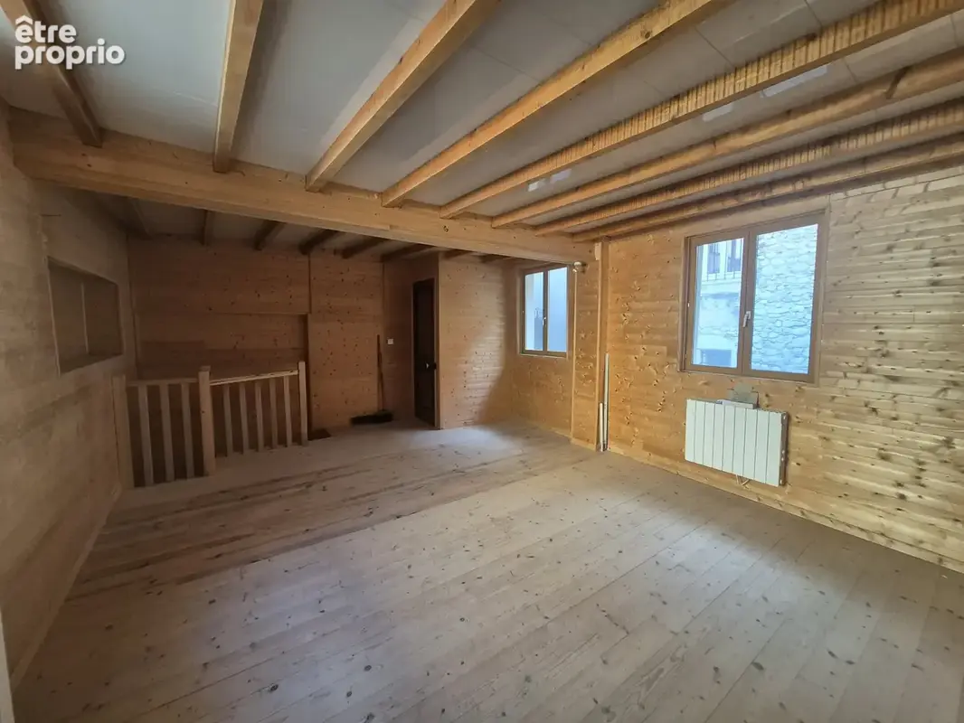 Maison de ville entièrement rénovée - photo 2