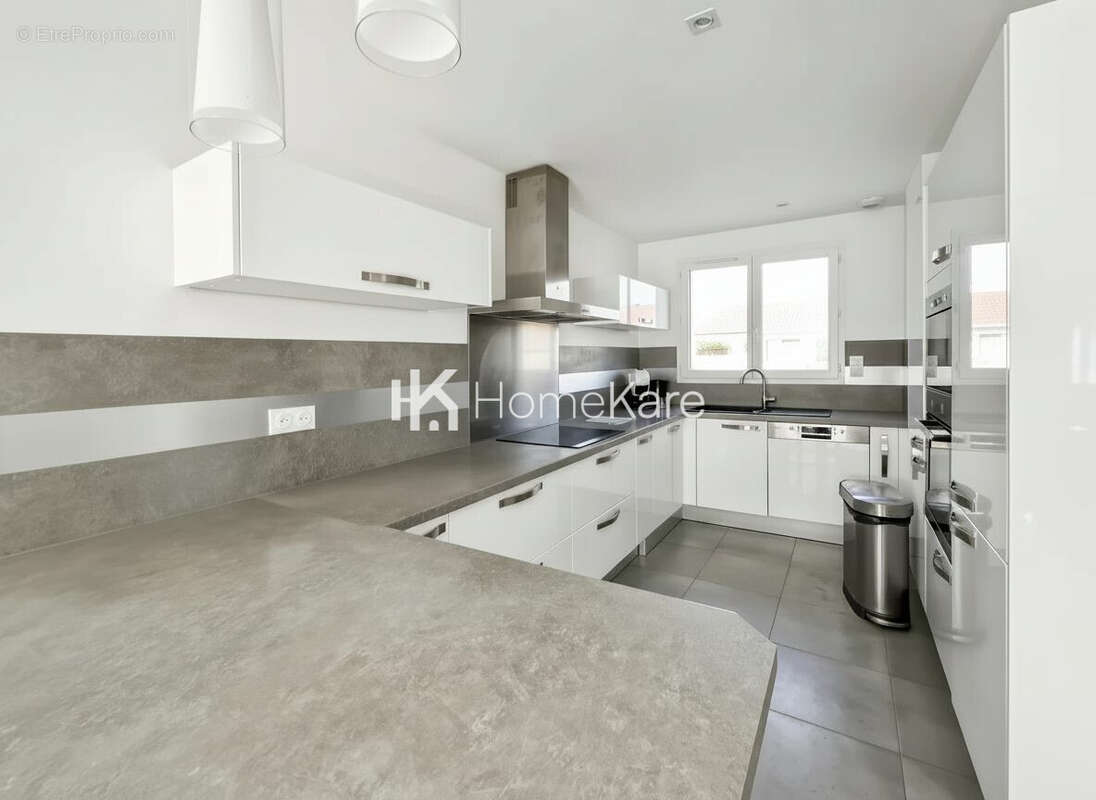 Maison 143 m² à Pessac  - photo 3