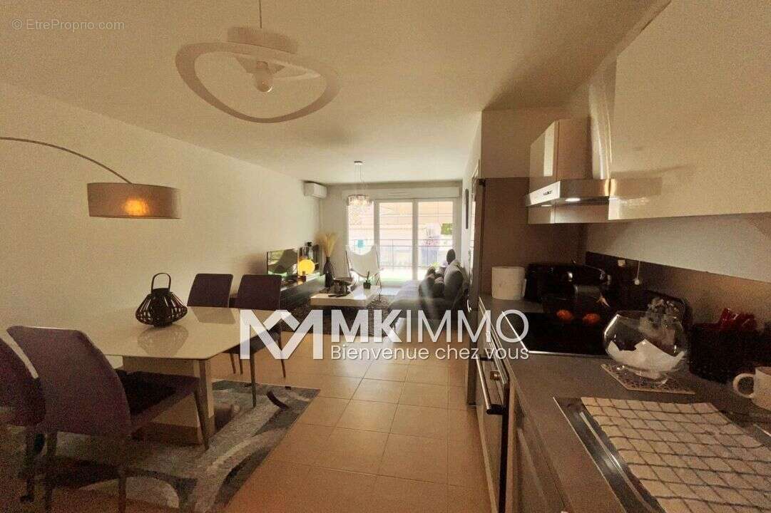 Appartement à SAINT-LAURENT-DU-VAR