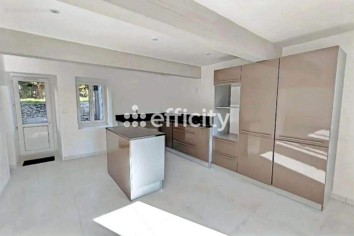 Maison à BLAINVILLE-SUR-ORNE