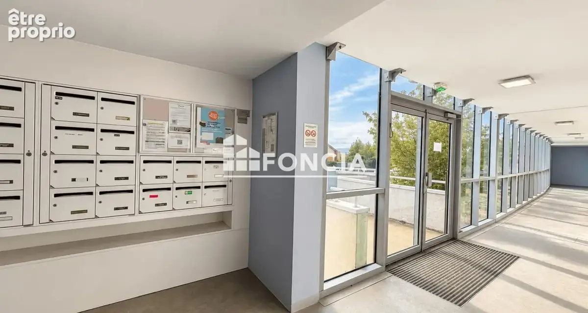 La tour-de-salvagny – t3 de 70 m² avec jardin de 160 m², garage et parking - photo 11
