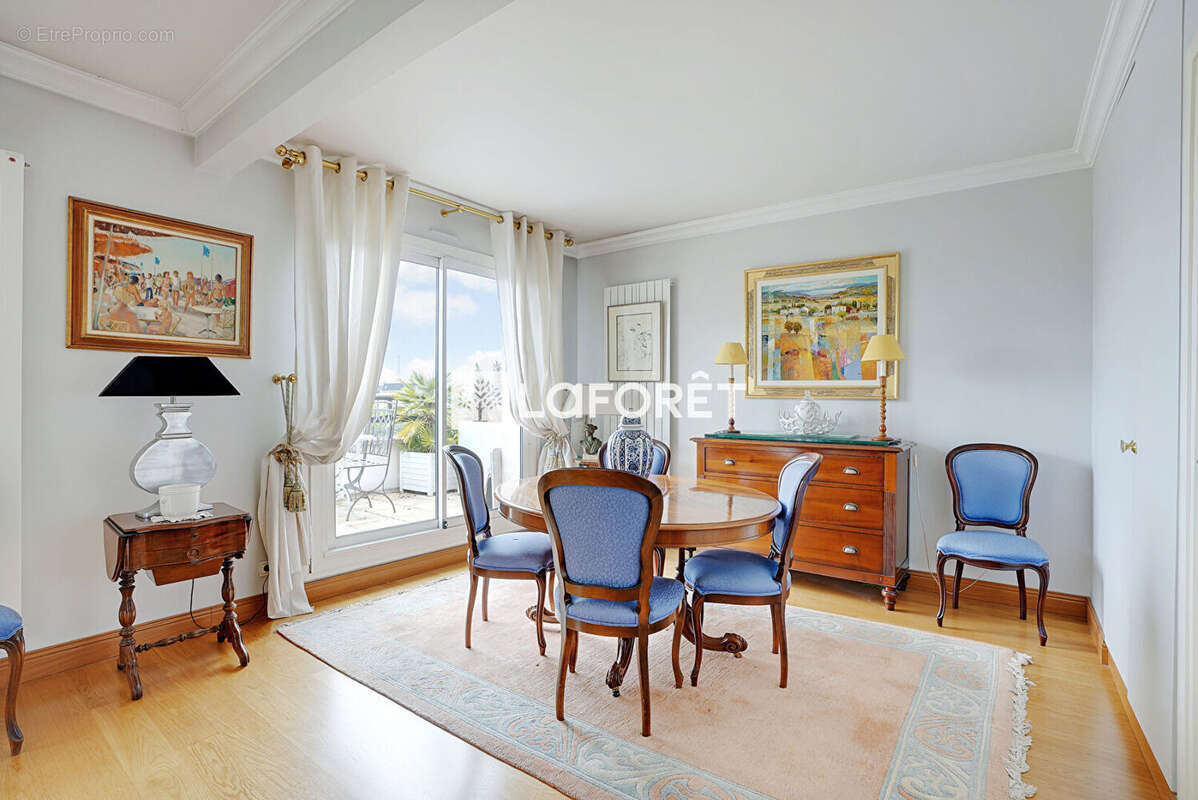 Appartement à LEVALLOIS-PERRET